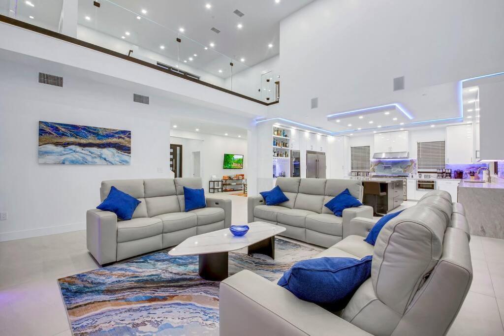 An Architectural Masterpiece With Unparalleled Beauty, Elegance And Amenities Temecula Eksteriør billede