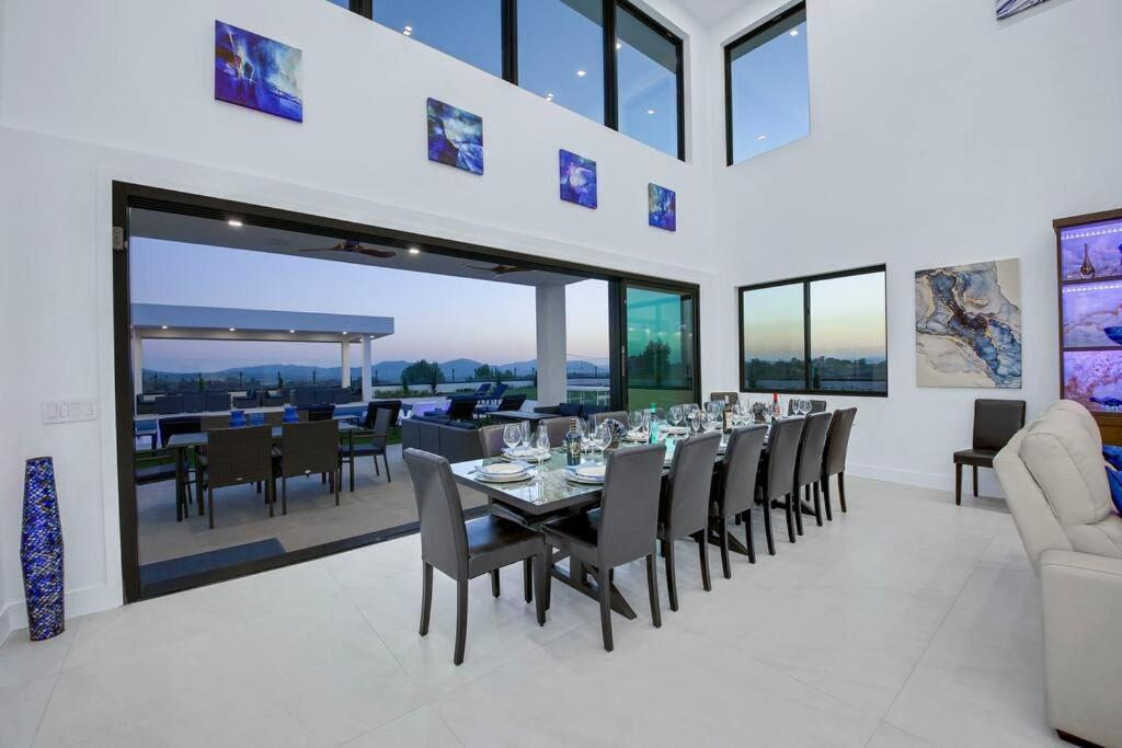 An Architectural Masterpiece With Unparalleled Beauty, Elegance And Amenities Temecula Eksteriør billede
